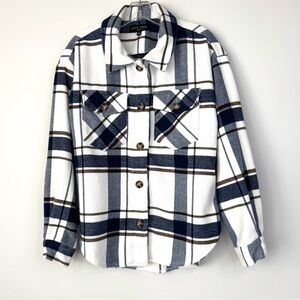 Love Tree Flannel Jacket Shacket Women’s Size Small Button Up